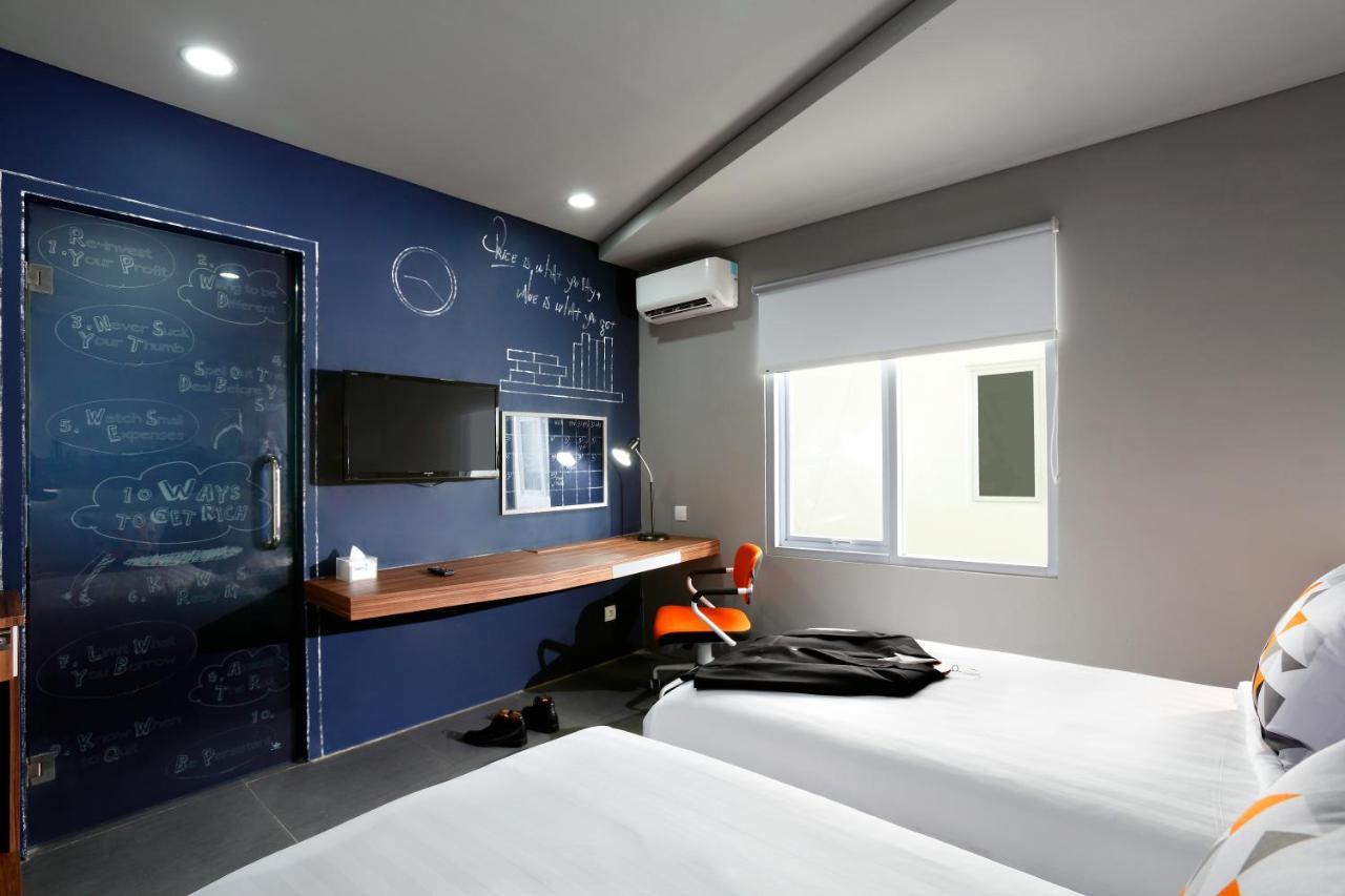 Berry Biz Hotel Sunset Road Семиньяк Экстерьер фото