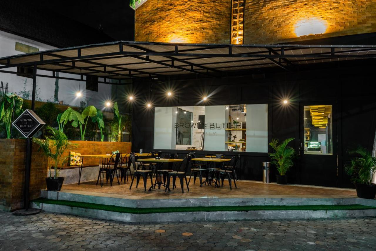 Berry Biz Hotel Sunset Road Семиньяк Экстерьер фото