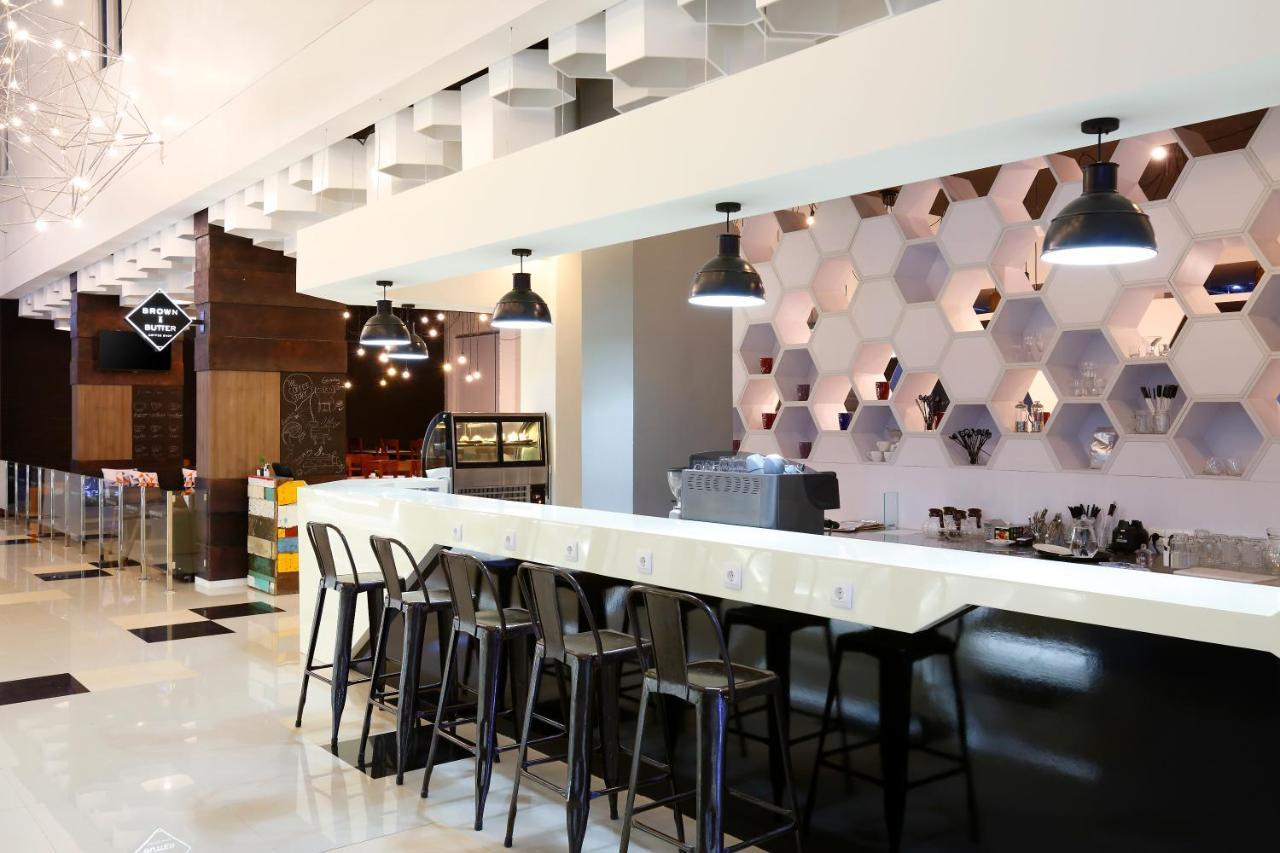 Berry Biz Hotel Sunset Road Семиньяк Экстерьер фото
